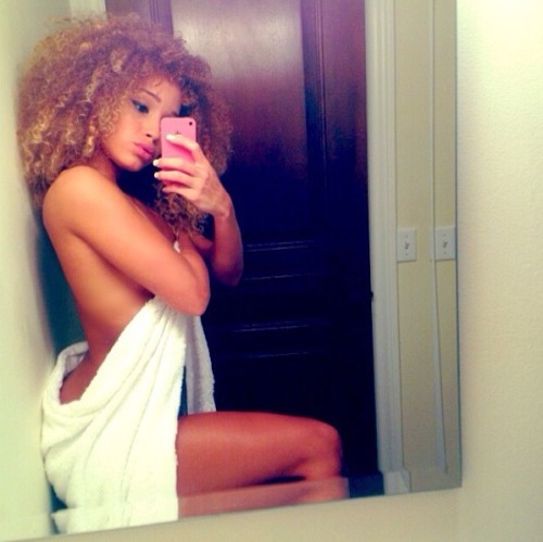 golddiggerr:  http://instagram.com/msxivana 
