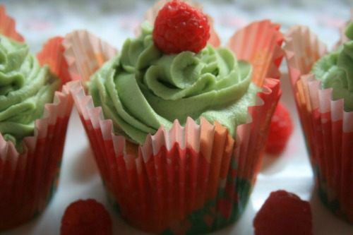 heckyeahvegancupcakes: Melon Cupcakes with Matcha-Melon Frosting at The Leafy Cauldron