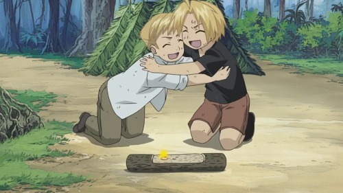soulbond-alchemist:Elric brothers + hugs ❤