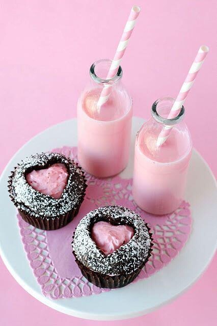 daddysalice:  Oooooh look how pretty this look, and it looks delicious…  I don’t think this would be that hard to make, so I shall try and make them for Daddy this Valentine’s Day!!!