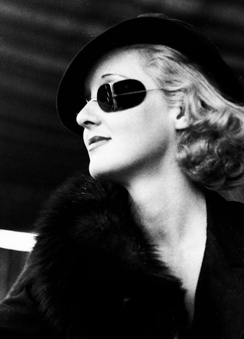 msmildred:  Bette Davis, 1930s.  Love these glasses!