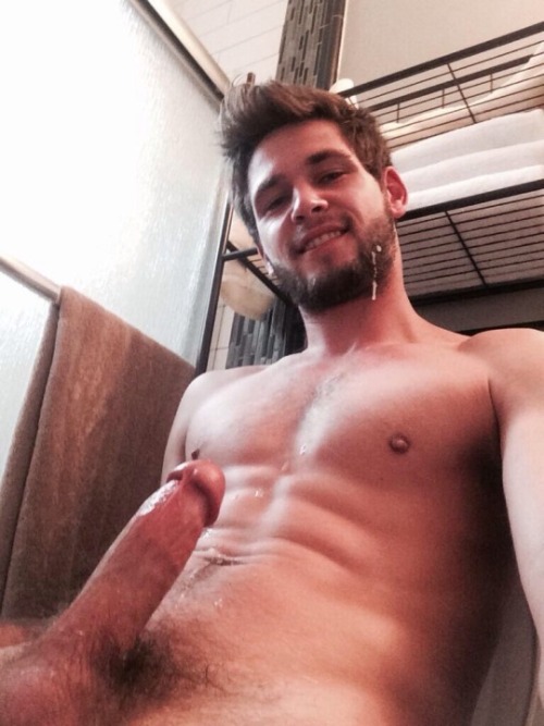 happywanks:  Duncan Black, always smiling after a big shoot !Other happy stars in happywanks here