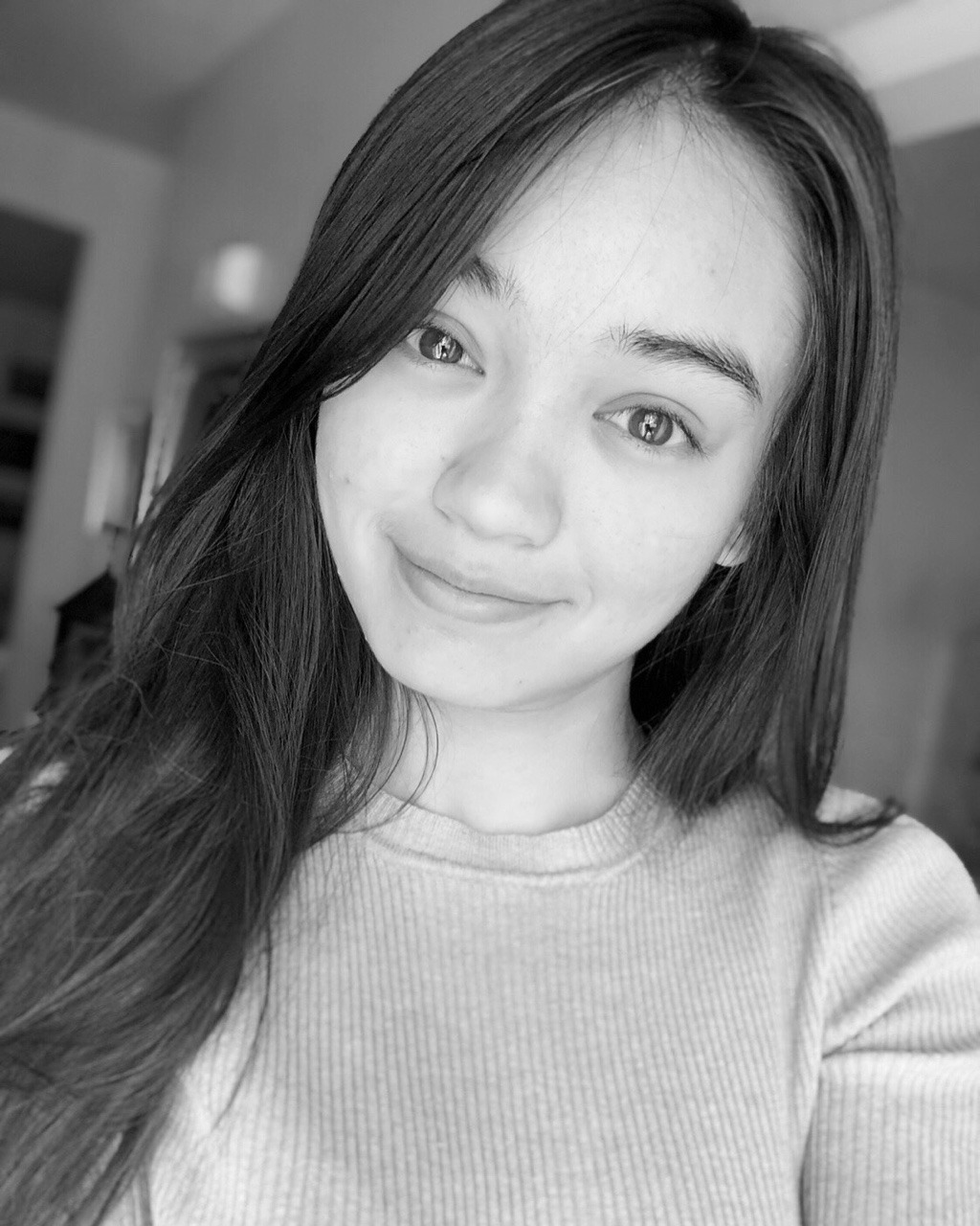 filipina girl selfie free pics