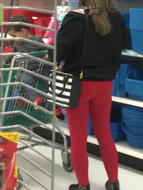 creepshots: justanotherpervert2: Hot Latin milf with sexy ass. She had a sexy face. And camel toe pu