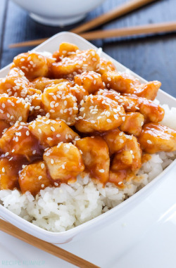 foodffs:  Honey Sriracha Sesame ChickenReally