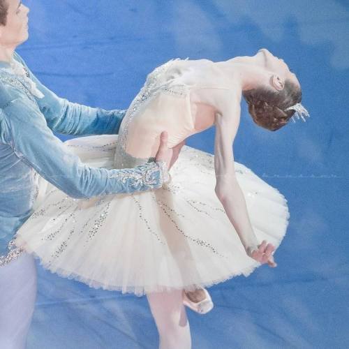 balletomanegirl: somaymalou:  Svetlana Zakharova and Leonid Sarafanov (Photo: Nikolay Krusser)  This