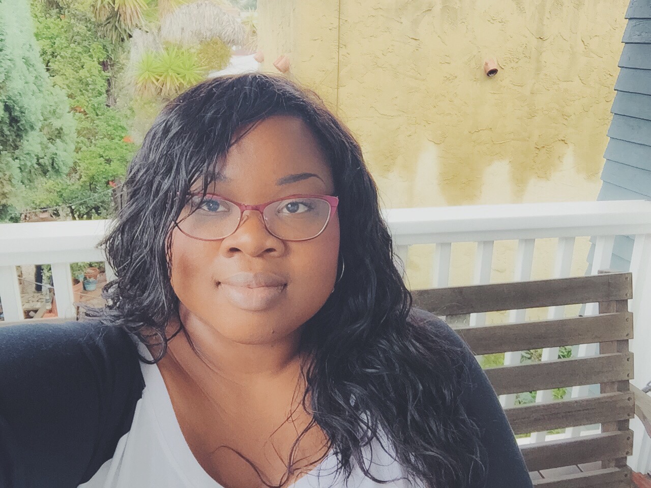 jervae:  My first time sitting on a porch swing. 🤔😩 I’ve only seen this in