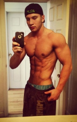 dude-selfies:  Kevin L 