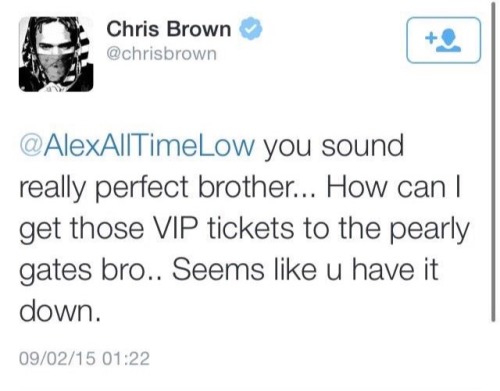 blondehoops:  alltime-fallout-atsix:  Screenshots of the tweets because Chris Brown deleted his.  Slow clap to Alex Gaskarth.
