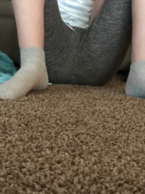 clt313: 28marriedmormonmale: pic of how my sexy sister-in-law was sitting.  also that day i was tick