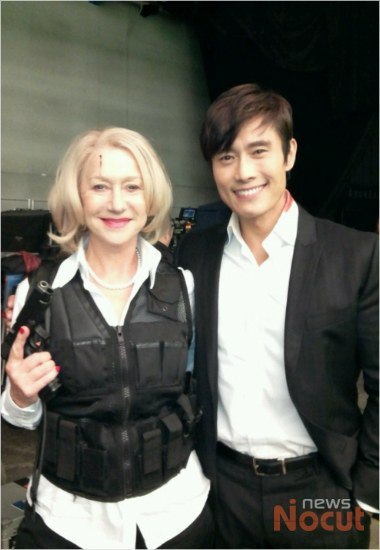gingerhaze:  bearhasit:  so i went to see  RED 2 and now i’ve got new otp.  THEM.