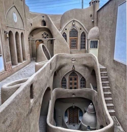 ancientorigins:An ancient home in Kashan,