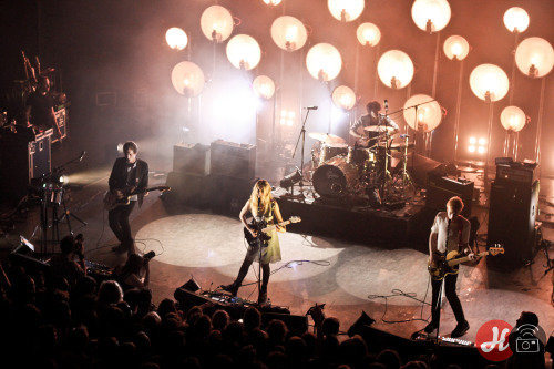 pr0xemics: hitsvilleuk: Wolf Alice played a storming headline set at London’s Shepherd’s