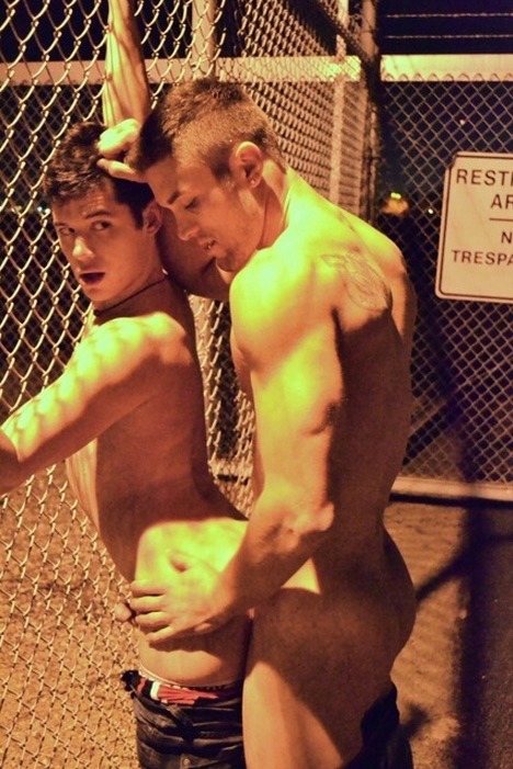 gaypornfiesta:  Find a fuck buddy tonight: http://bit.ly/1TD8Hcw