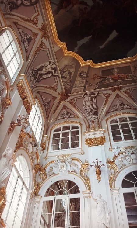 yruthewayur:Some wallpapers of photos I took at the Hermitage in St Petersburg