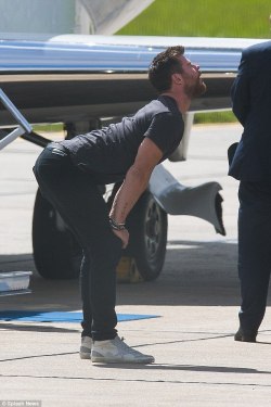 imwithkanye: Chris Hemsworth stretching, a new national pastime. 