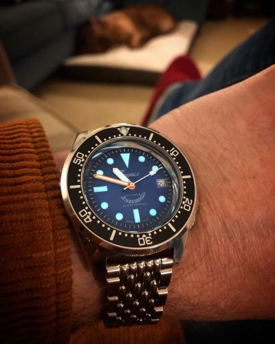 Instagram Repost
lord_bolostarshaker Squale time. Neat, cool, well made and comfortable. The BOR bracelet finishes it off nicely #squale #squaleprofondus #squale #squalewatches #watchesoftheday #watchfam [ #squalewatch #monsoonalgear #divewatch #watch #toolwatch ]