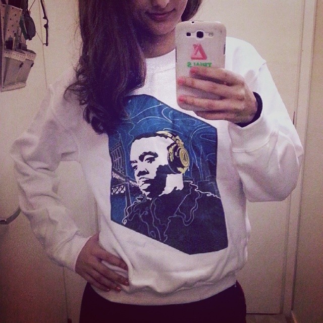 My sweater, I gots it! @mymainmanpat #mymainmanpat #nas #sweater