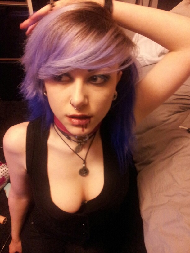 kinkyselfshot:  daddyknowsbestx:  Training a dear submissive friend in order to find