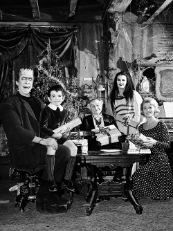 vintagegal:  The Munsters Christmas, 1960’s 