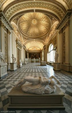 boysnmenart:  Uffizzi Gallery