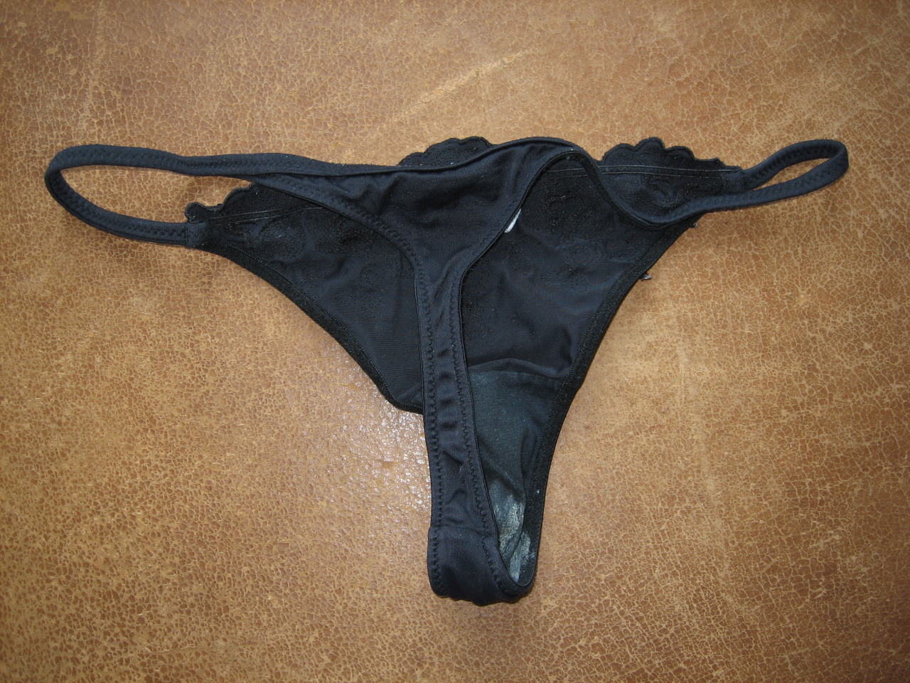 worndirtypanties:  Submission from a German follower displaying his girlfriend’s