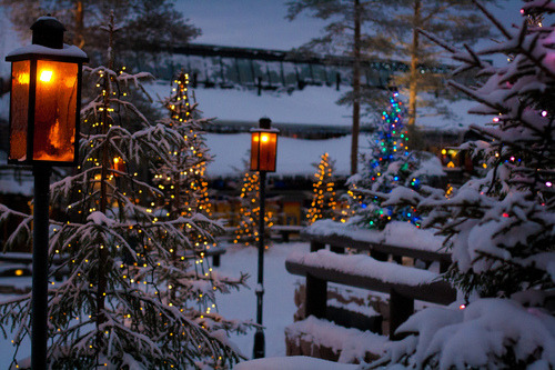 thosechristmasfeelings:Starting to get those Christmas feelings  I really, really hope it snows in t