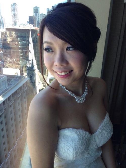 whorehunter: mako999999: sarashi-misemonogoya: wedding〜調教 花嫁さん(´･ω･`) A true whore Lisa