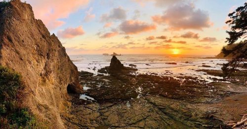 visitportangeles:  “Talk about a magical place for sunset 😍✨  Crashing waves, sea stacks, otters, tide pools filled with colorful creatures — this place was unlike anywhere we’ve been, and it definitely felt like we could have used a few more