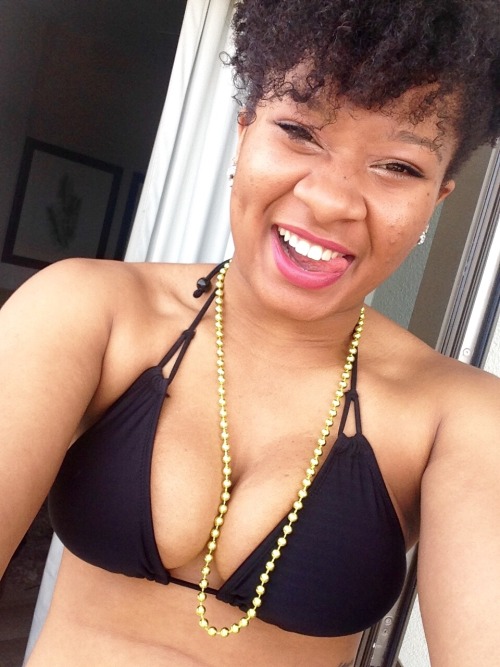 mintchocolate-chump:  maiahthemermaid:  I look better in ◼️BLACK◼️ anyway!  Yassss 😍👏