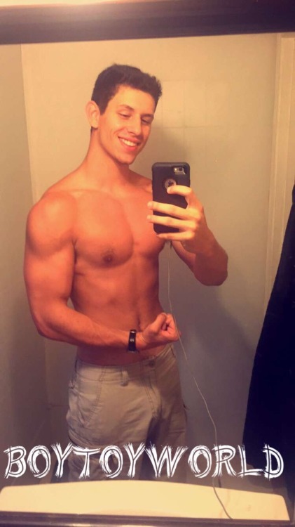 straightbaitedguys:  thecountryboypost:  http://thecountryboypost.tumblr.com/   Such a hottie. I would swallow all that—–Submit straight guys to get baited.