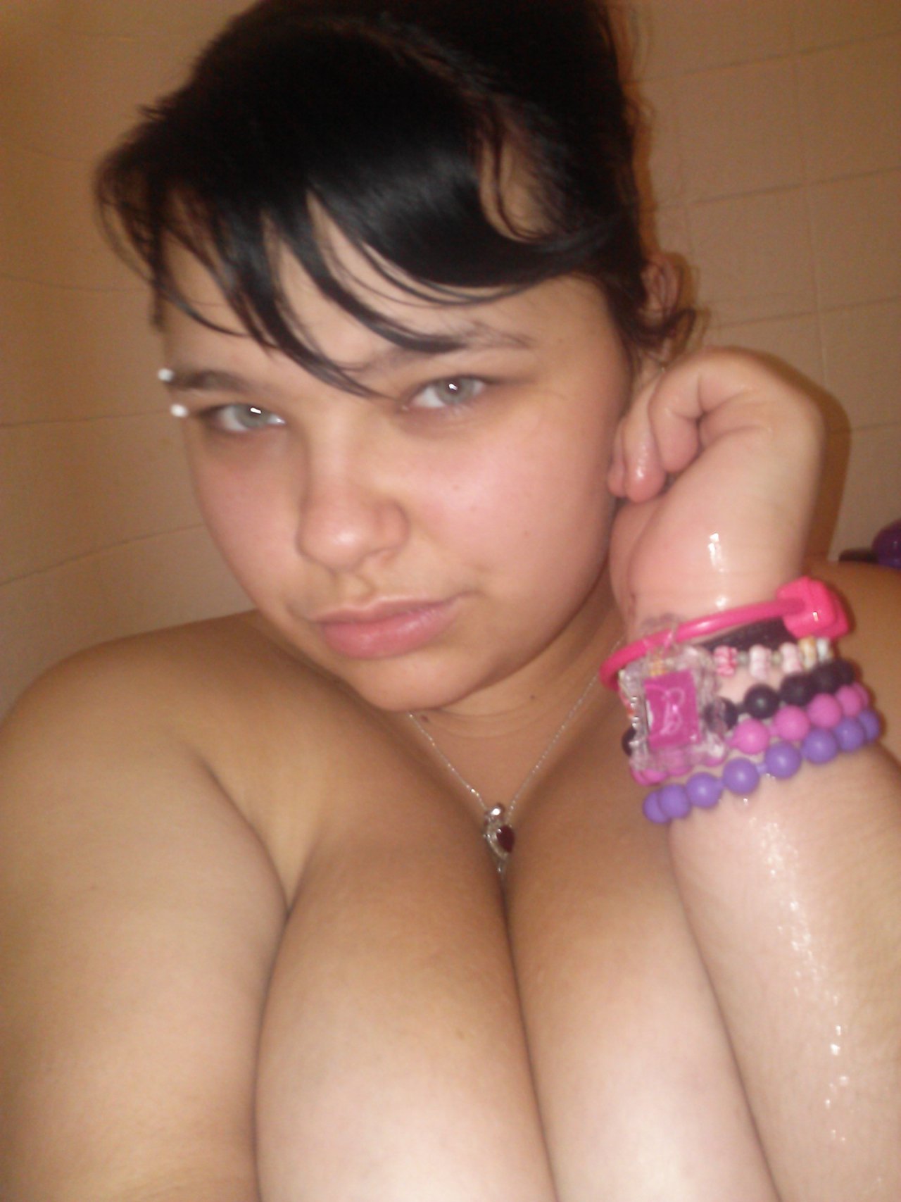 iambabygirllust:  iambabygirllust:  Bath time!! chronicrainbow420  Reblogd all dayy