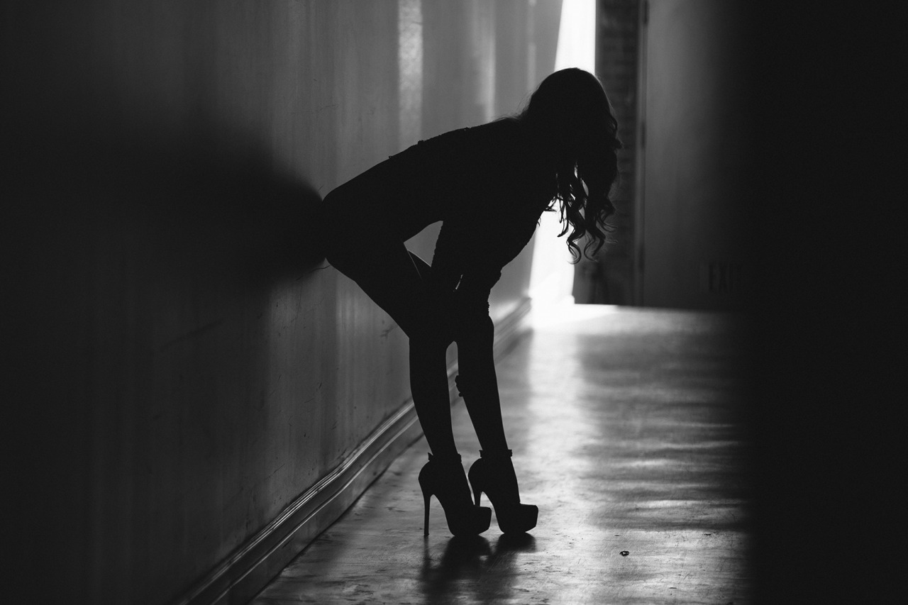 eriction:  lukepearsall:  Bryana Holly by Luke Pearsall Shadow Puppets  √