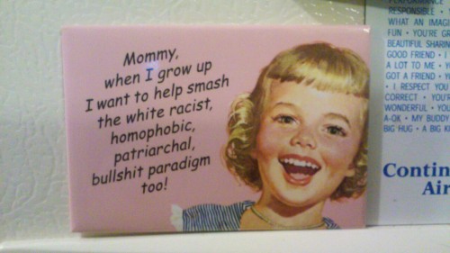 XXX drurnsofthecityrain:this magnet has been photo