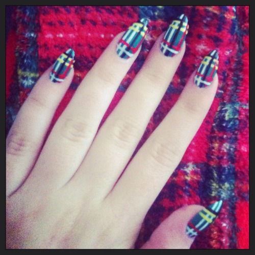 Tartan nails