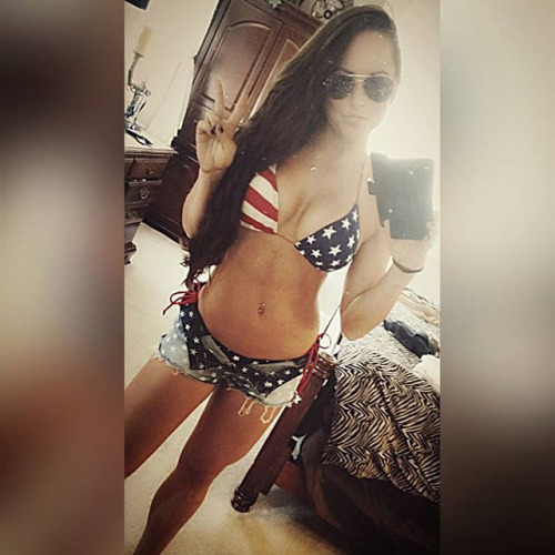 fitbitchfitness:  @kendy_lou Happy Birthday America!!! #4thofJuly #starsandstripes…