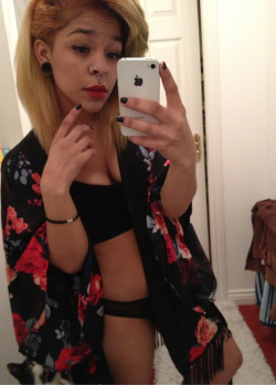 mia-redworth:  kayceegirl:   mia-redworth:  Bought a kimono today (please don’t take me seriously)   hurt me  CAN WE JUST HAVE SEX KAYCEE