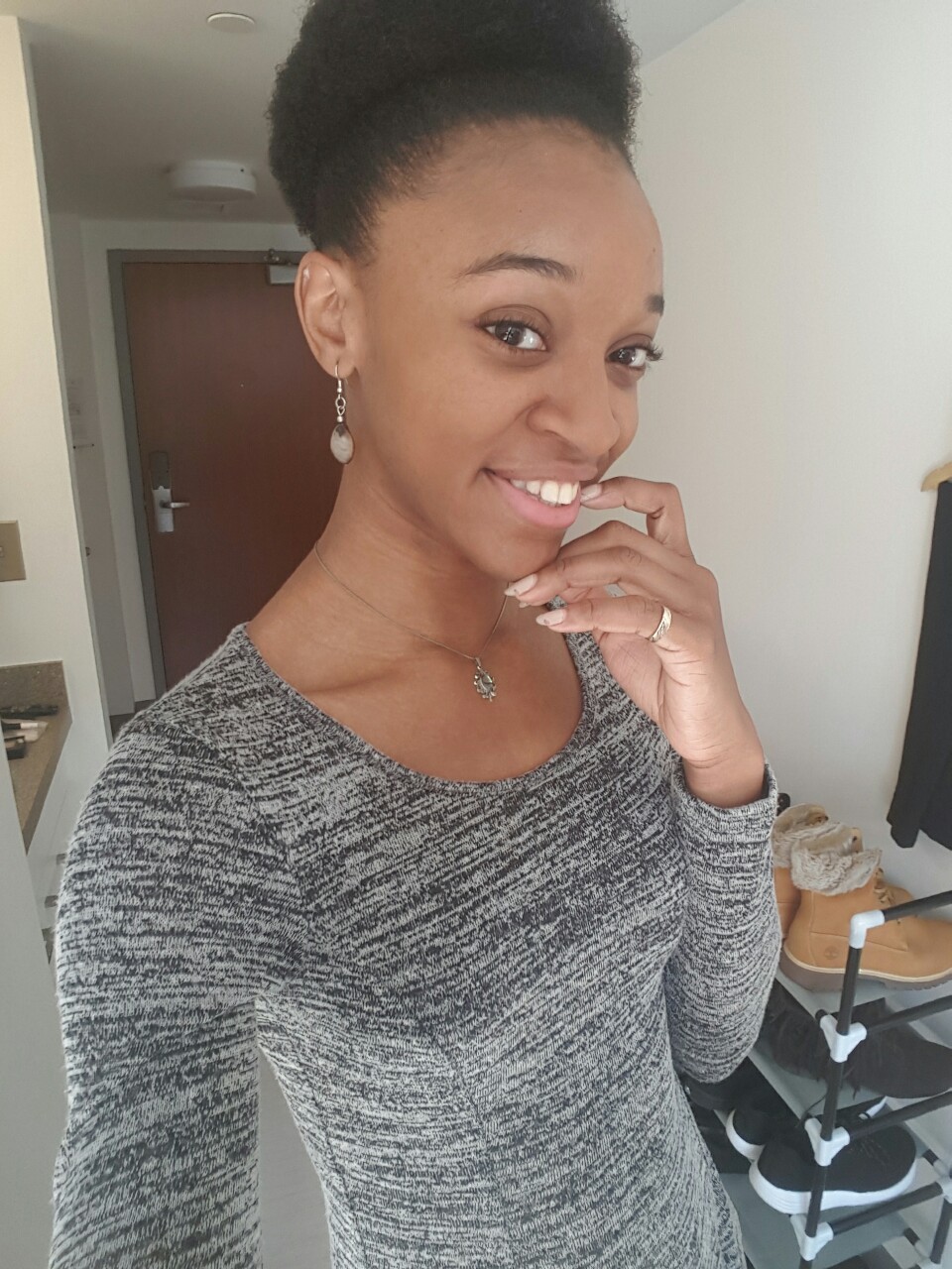 ever-is:  Burfdae!  Feeling good ❤🎂🌺
