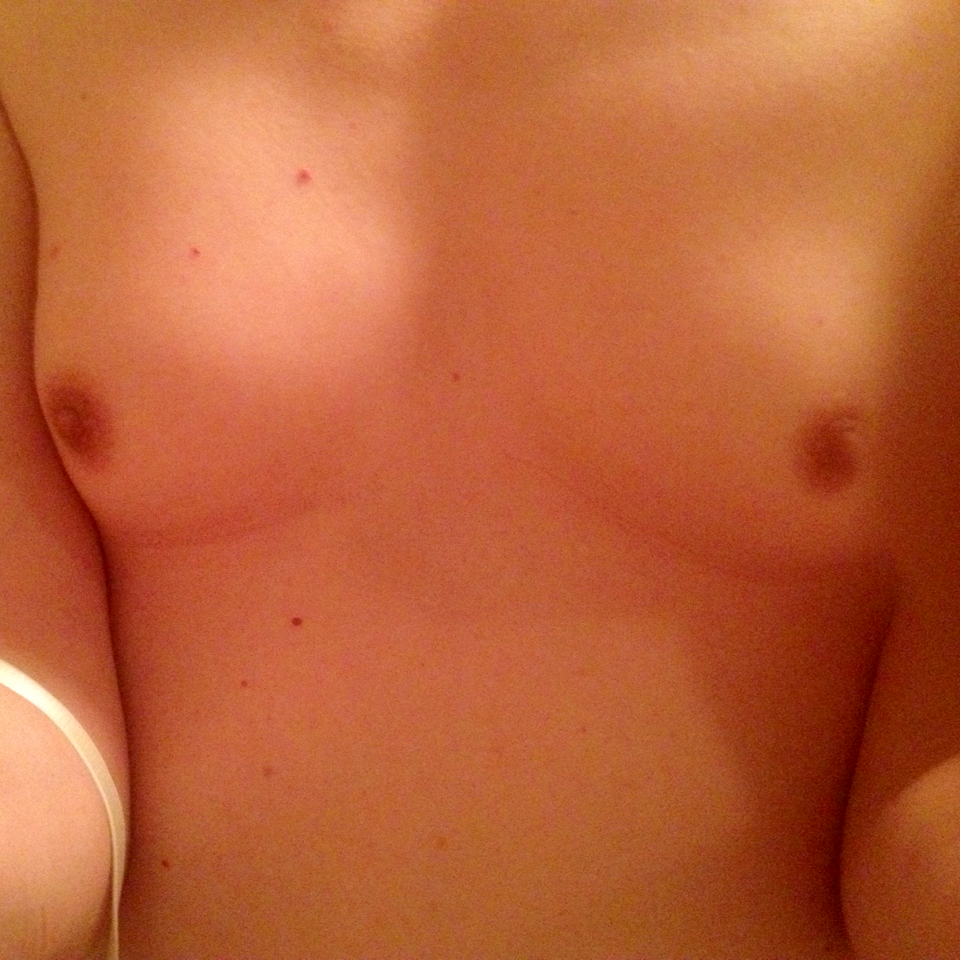queenmissunderstood:  Wearing a bra all day makes my nipples so hard. 