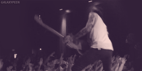 may-i-pierce-the-all-time-veil:   typical-bandrelated-url:  Tony being sexy while