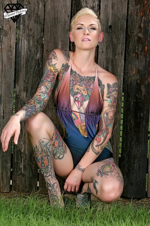 womenwithtatoos:  More girls with tattoos http://bit.ly/1bGKZuv