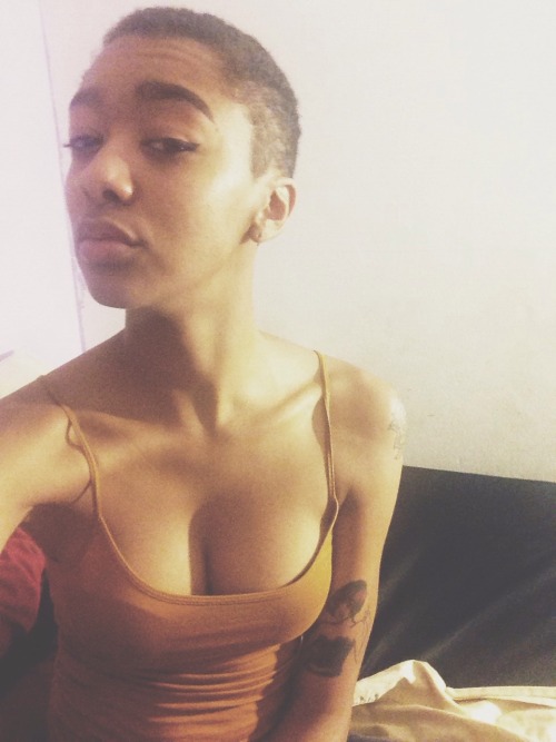 thegirlwithcaramelskin:  My name is Poussey! Accent á droite bitch. 