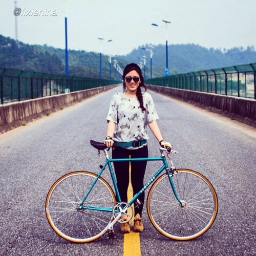 fixiegirls: by @fixienina “#G&B #fixie #fixiegal #fixedgear #cycling #moganshan #rider - photo b