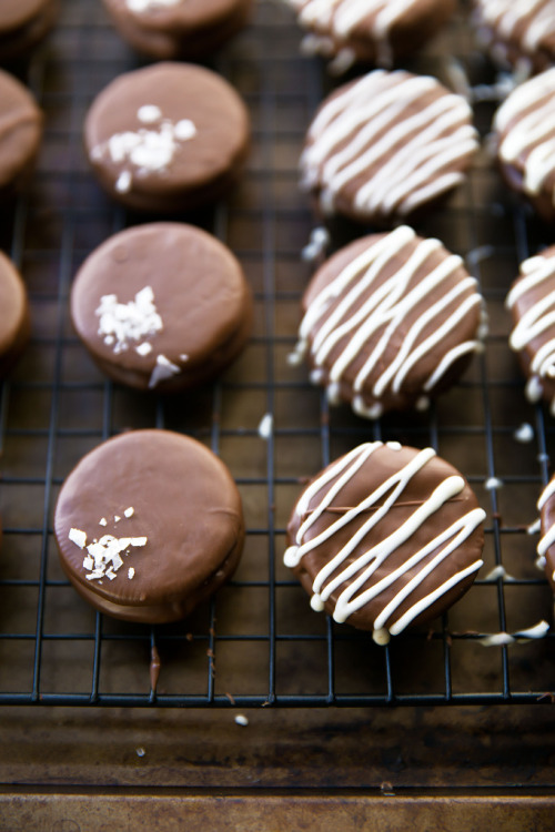 sweetoothgirl: Mint Chocolate Covered Oreos Follow Us On Instagramwww.instagram.com/heavenin