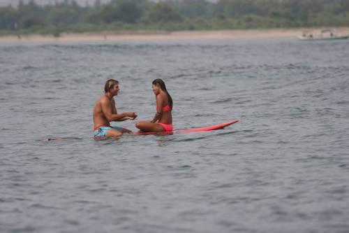 pizza-possum:  So my surf crazed friends just got engaged… can’t think of a better way to propose! 
