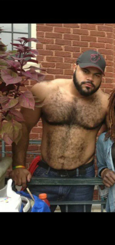 ala-white-pucci-boi:  blkbears4me: Blkbears4me    I love a hairy black man.