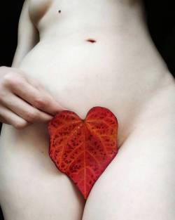thefemmeproj:Heart shaped box. #femmefriday