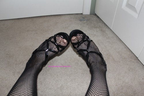 sissykittyhime:  Here are four more pics for tonight :). If anyone of you are going to read this…I’d love to eventually get myself a miniskirt, and actual female clothes eventually xD. Most of my outfits now are lingerie, or very flirty. Lots of stuff