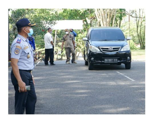 Bupati Eka Putra Ingatkan Masyarakat Yang Berurusan Harus Sudah Divaksin