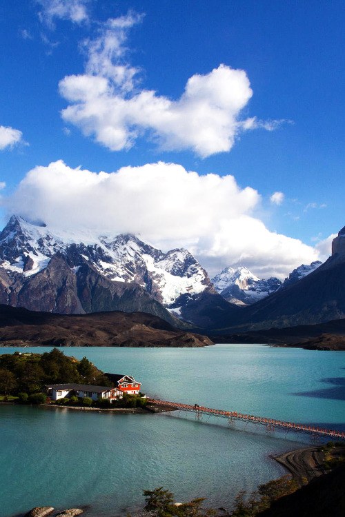 wnderlst:  Lake Pehoé, Chile  